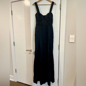 NEW Mariella Gown in Black
MAJORELLE
